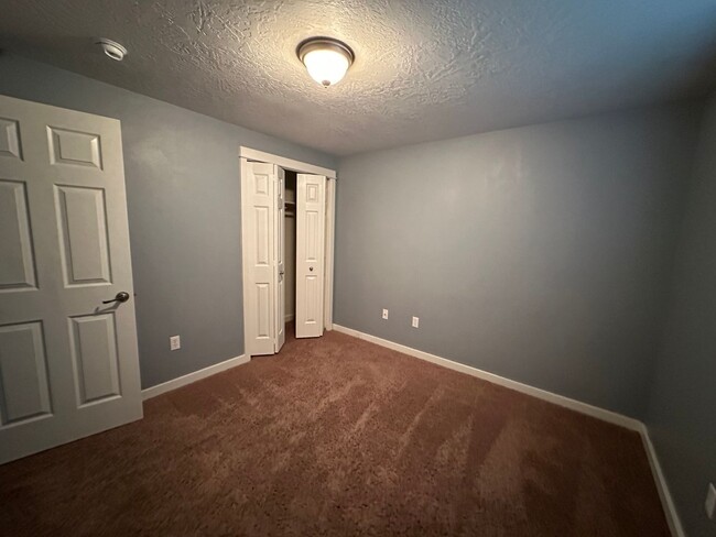 Building Photo - 3 Bedroom 2 Bath Home In NE Albany On a De...