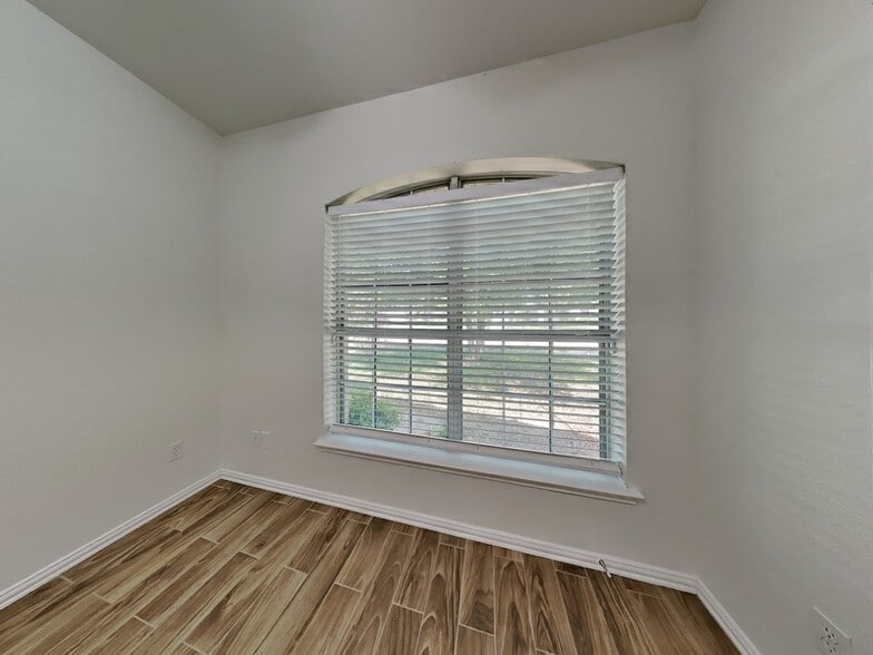 Building Photo - 6401 Downeast Dr