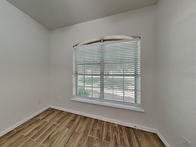 Building Photo - 6401 Downeast Dr