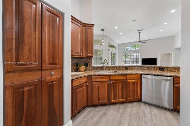 Building Photo - 2587 Jardin Ct