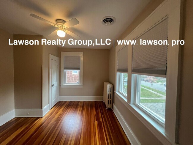 Building Photo - 1733 Maiden Ln SW