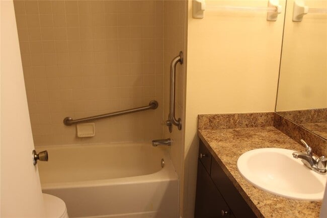 Building Photo - 9869 Aloma Bend Ln