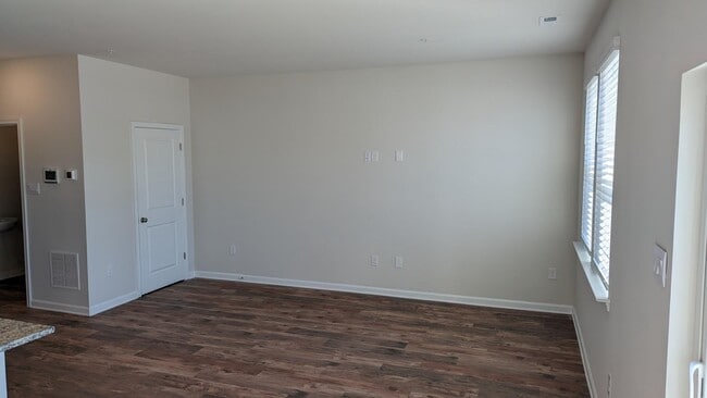 Building Photo - 560 Locust Run Dr