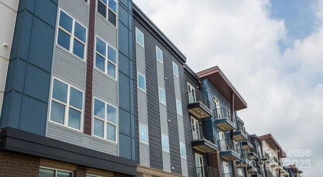 Building Photo - 606 Nc Music Factory Boulevard