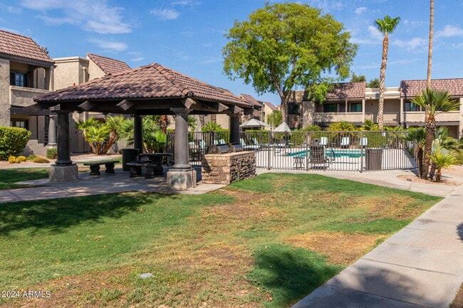 Building Photo - Beautiful Scottsdale 1 Bedroom Apartment!