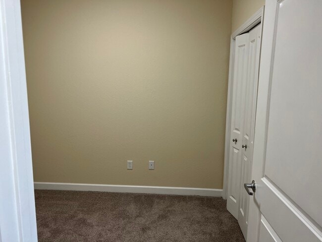 Building Photo - 1155 Ford Rd