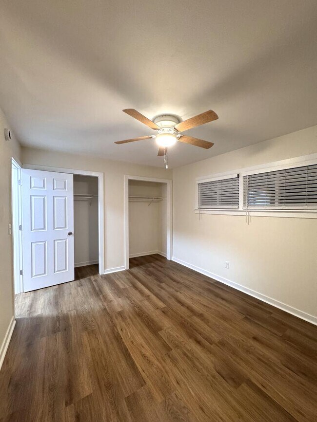 Building Photo - 2007 Burton Ave