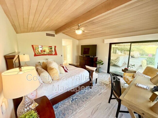 Building Photo - 48550 Valley View Dr