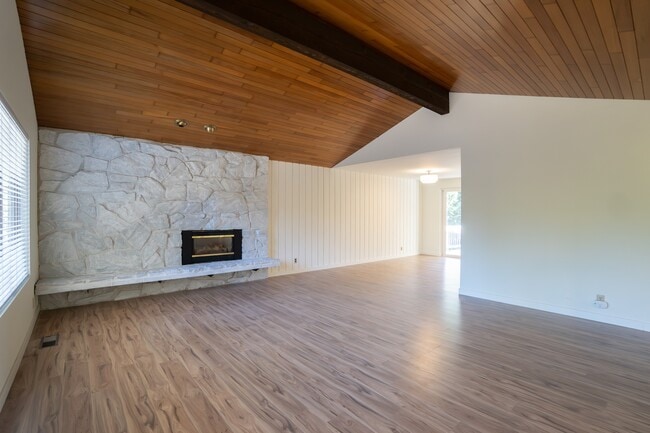 Building Photo - 16255 NE 165th St