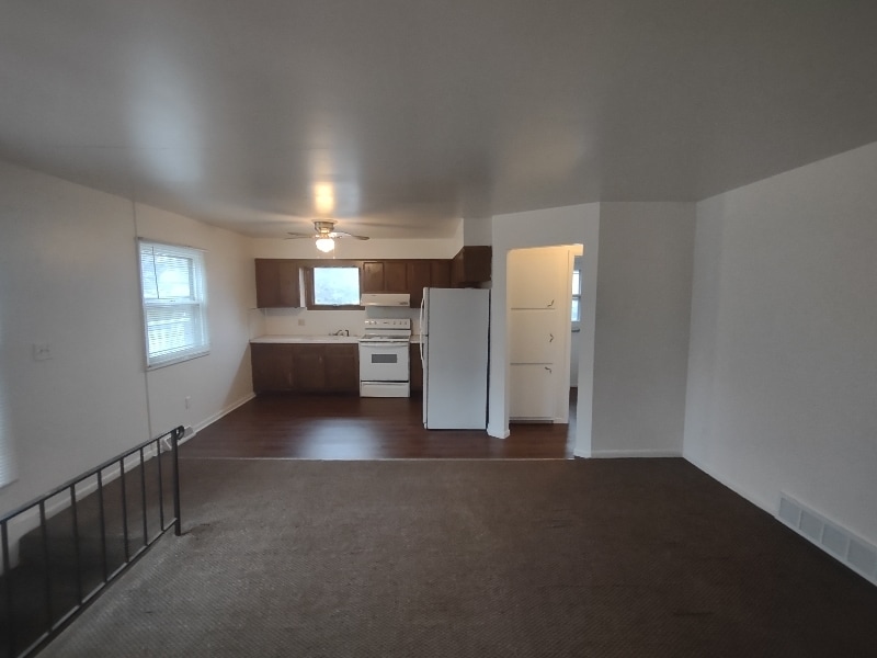 Building Photo - 1394 Carriage Hill Dr SE