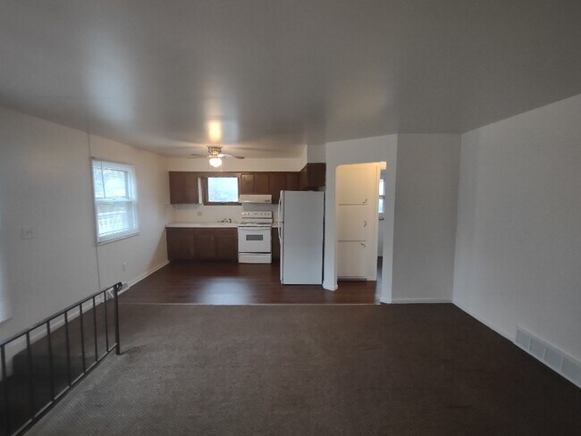 Building Photo - 1394 Carriage Hill Dr SE