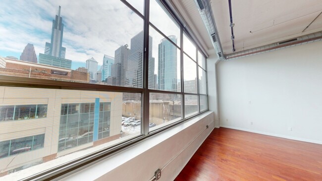 Building Photo - 2200-28 Arch St