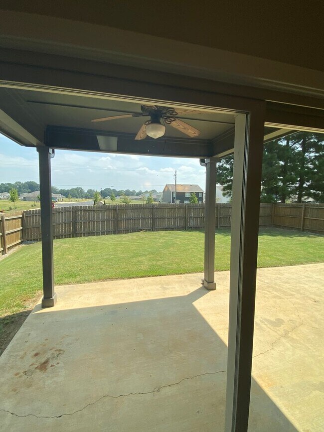 Building Photo - 2643 Lily Way