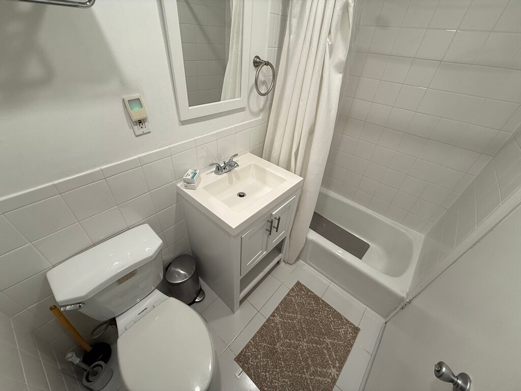 Building Photo - 670 Tremont St