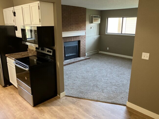 Building Photo - Briarwood Estates