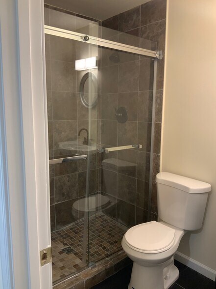 Beautiful Frameless Shower - 246 Arcadia Shores Cir