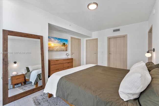 Building Photo - 1000 Brickell Plaza