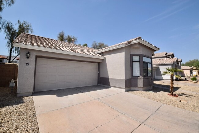 Primary Photo - Newly remodeled Mesa Home with Community P...