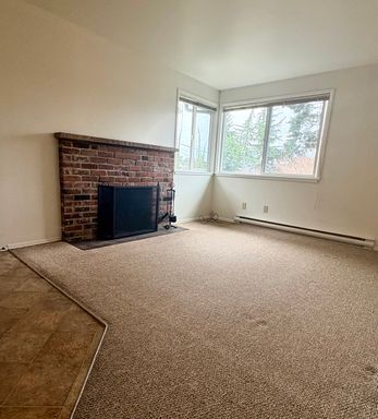 Building Photo - Two bedroom Queen Anne apartment, $1895!