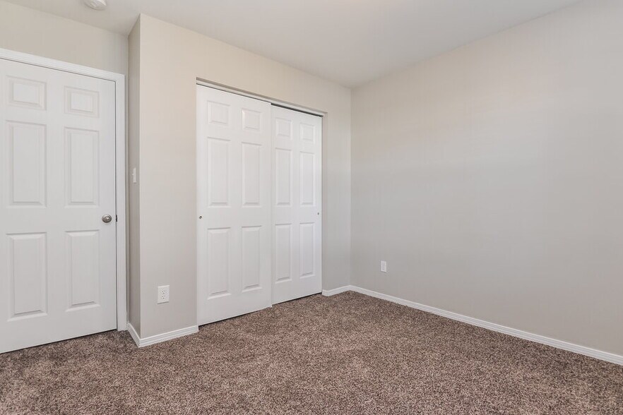 Building Photo - 1016 Narcissus Ct