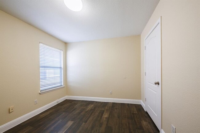 Building Photo - 3300 Etheredge Dr