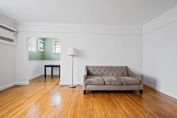 Building Photo - 56 Elm St