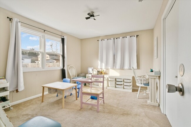 Building Photo - 18 S Greenfield Ave