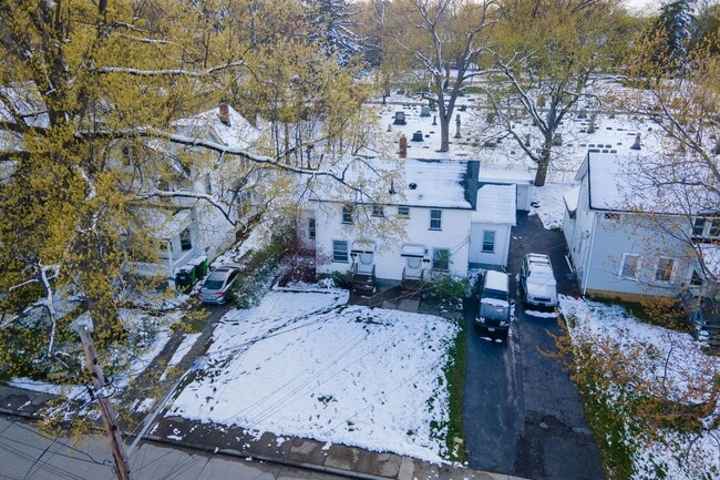 Building Photo - Garden Dr 1500-1502 MLR