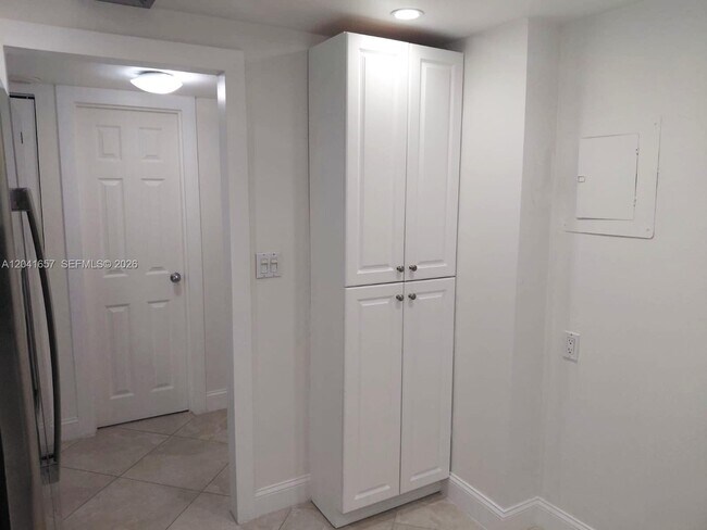 Building Photo - 5701 Collins Ave