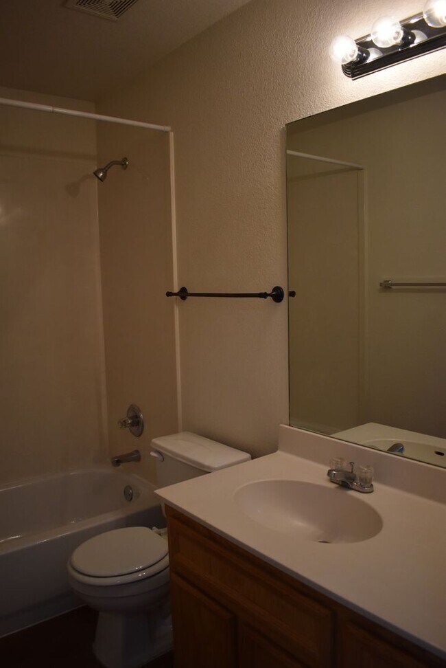Building Photo - 316 Elbert Ln