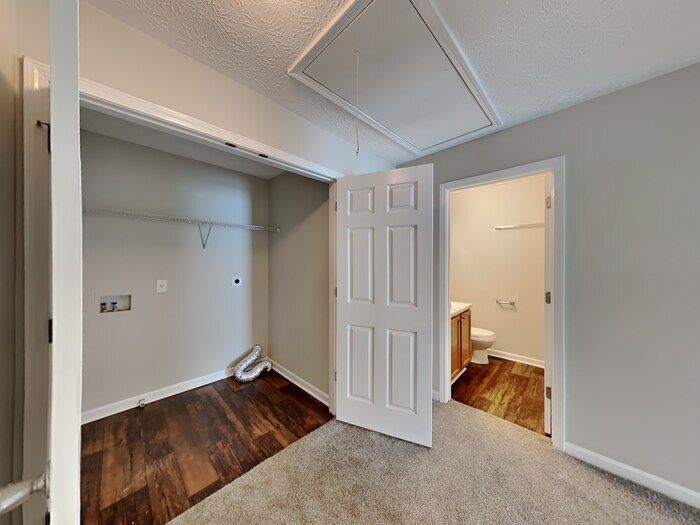 Building Photo - 5731 Bridgeport Ct
