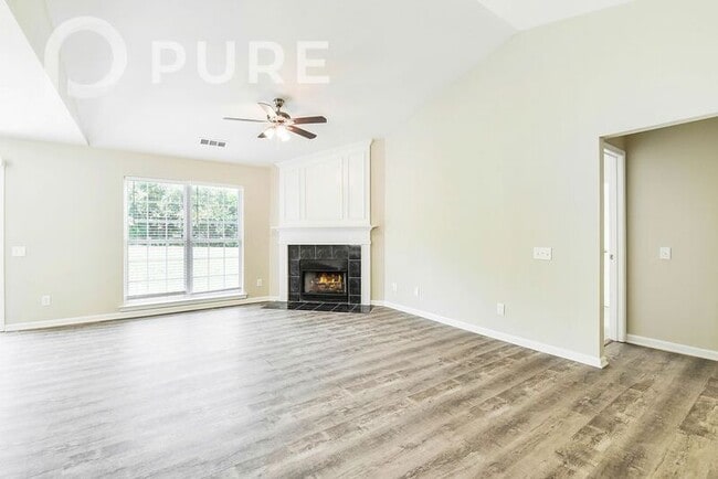 Building Photo - 1417 Chimney Rock Ct