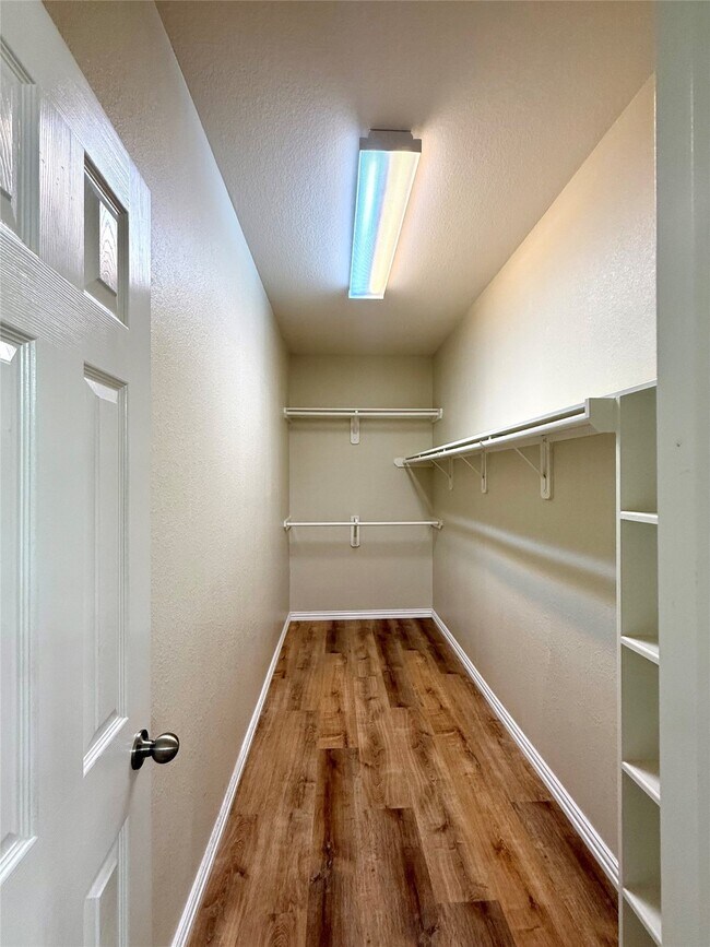 Building Photo - 13926 Roanoke Falls Dr