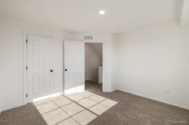 Building Photo - 26116 E Byers Pl