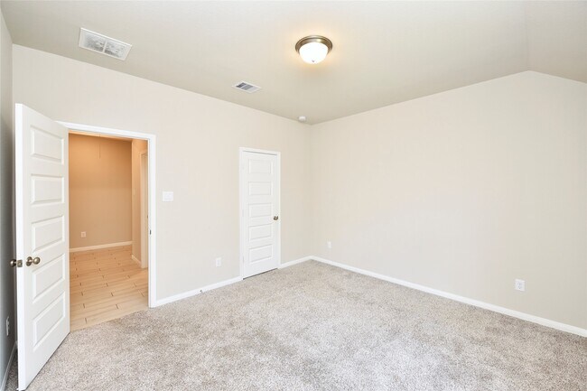 Building Photo - 1214 Oak Barrel Run