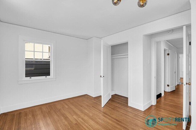 Building Photo - 133 Granville Way