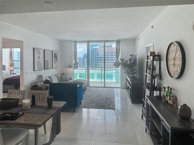 Building Photo - 950 Brickell Bay Dr