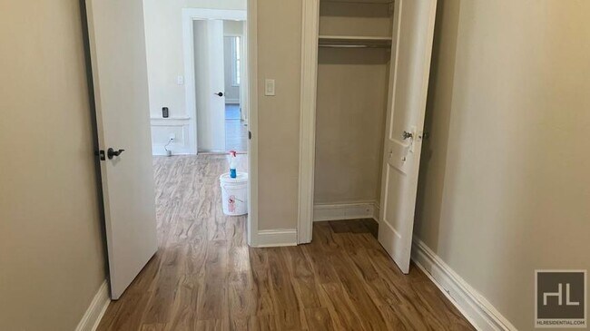 Building Photo - 4 bedroom in BROOKLYN NY 11218