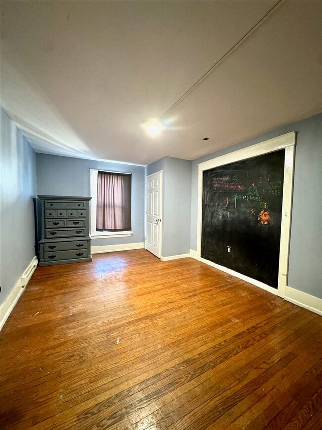 Building Photo - 49 Spruce St