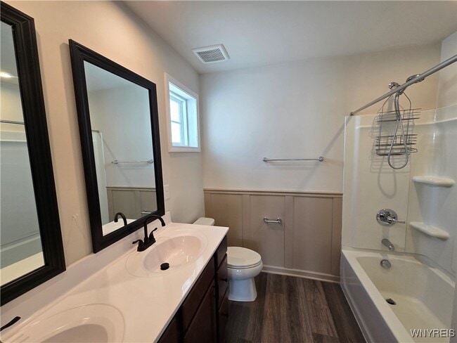 Building Photo - 113 South Dr