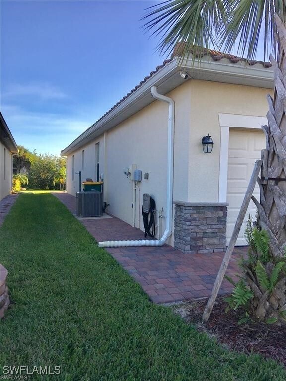 Building Photo - 2338 Heydon Cir E