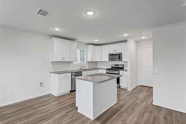 Building Photo - 16009 Wanderer Ln