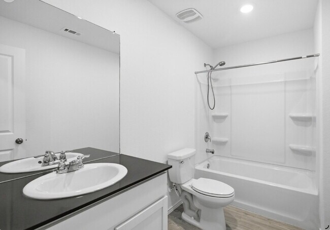 Building Photo - 8918 Solar Cv