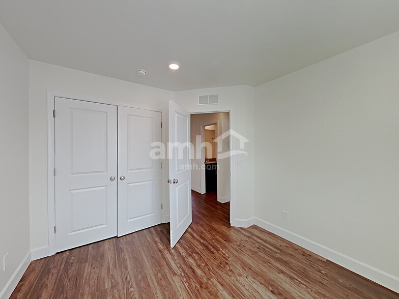 Building Photo - 684 W Laredo Ave