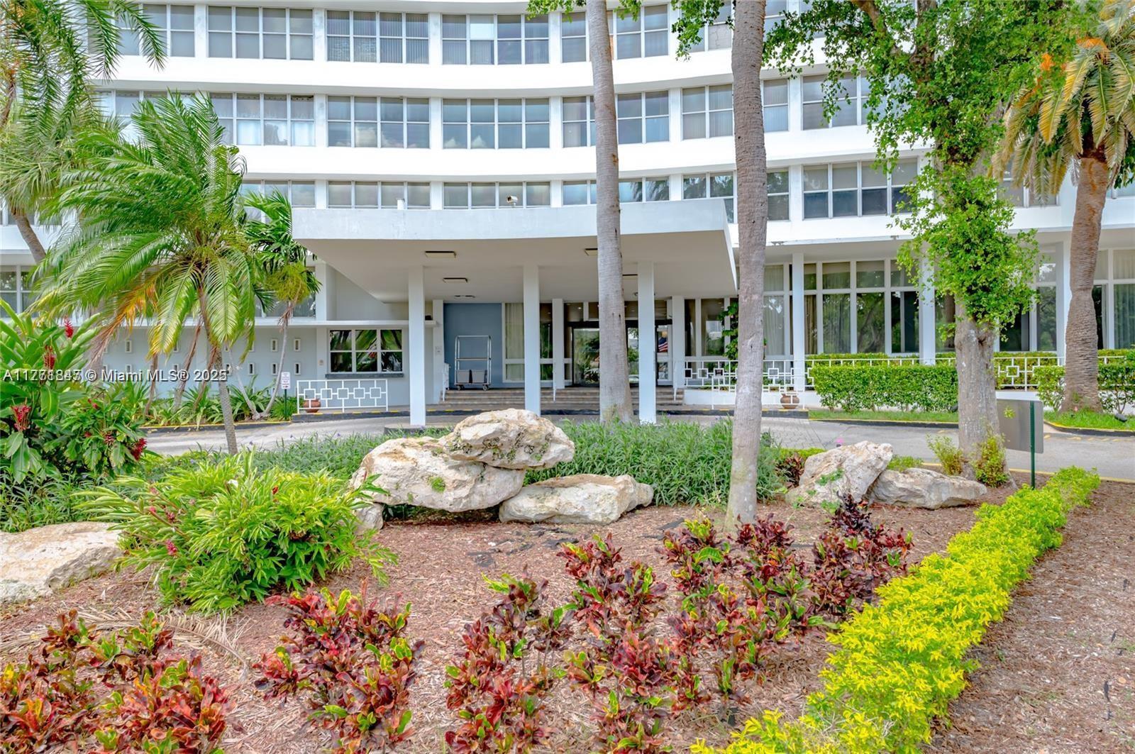 Building Photo - 7441 Wayne Ave