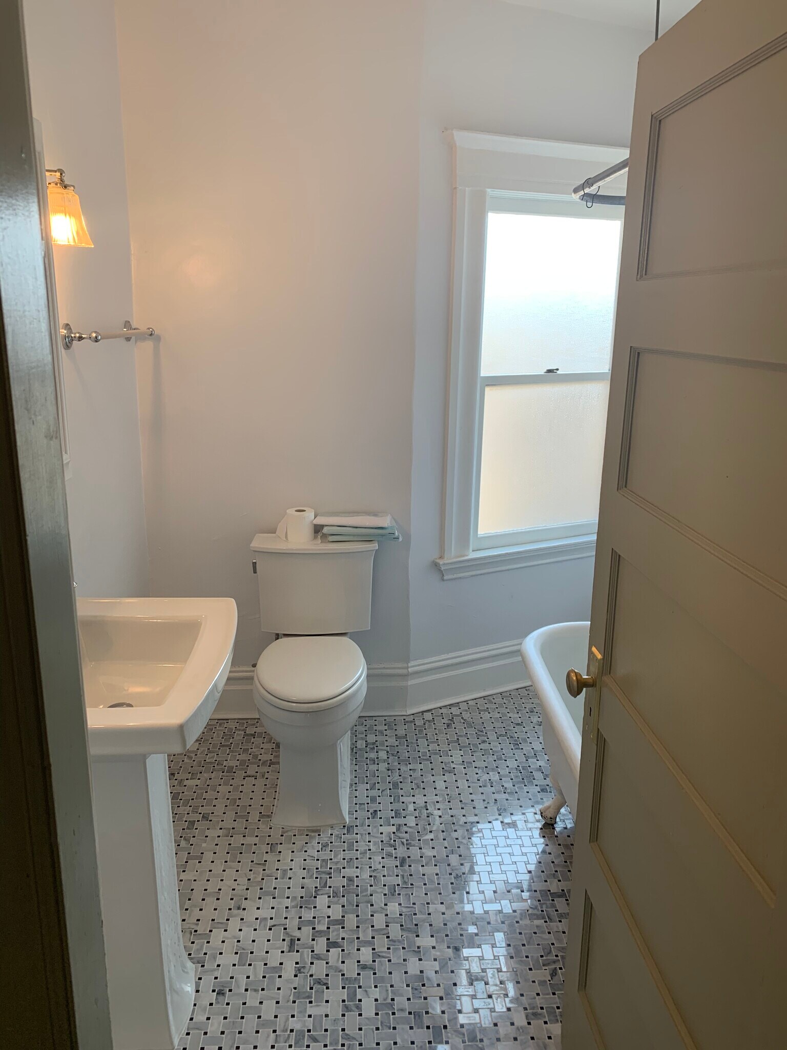 Building Photo - 1308 Oxford St