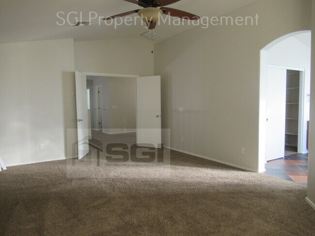 Building Photo - 25575 W Winslow Ave