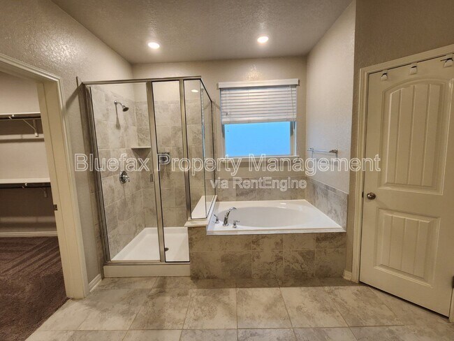 Building Photo - 13840 Tribeca