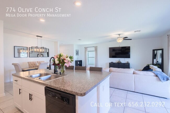 Building Photo - 774 Olive Conch St