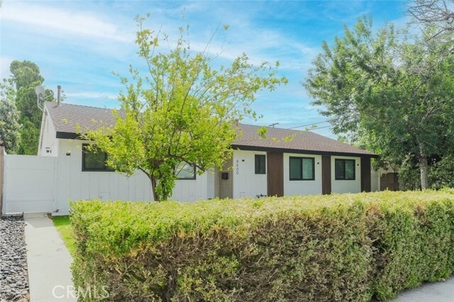 Building Photo - 8400 Chimineas Ave